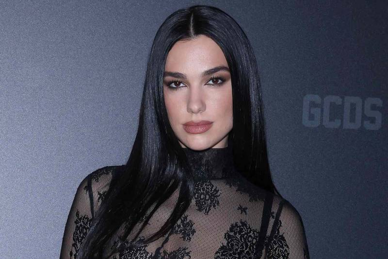 Dua Lipa expresses her wish for a ceasefire in Gaza.