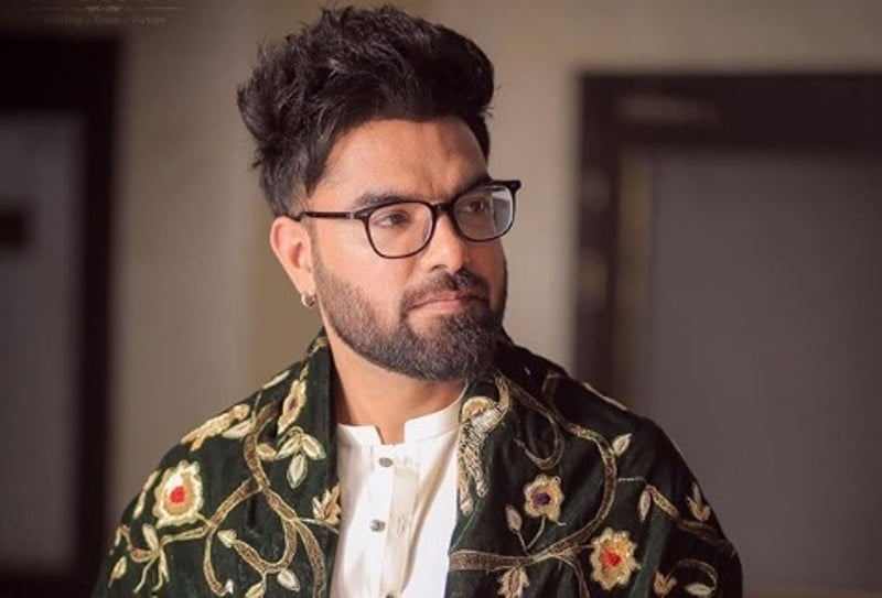 Yasir Hussain reminisces about the times "when people had a sense of humor" and shares a throwback to the LSA.